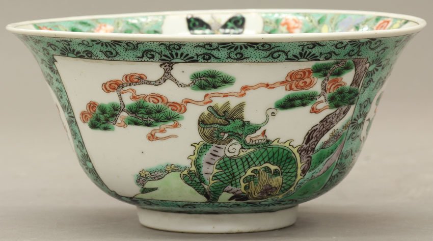 QING DYNASTY PORCELAIN CENTER BOWL with butterfly: QING DYNASTY PORCELAIN CENTER BOWL with butterfly decoration diameter- 8"