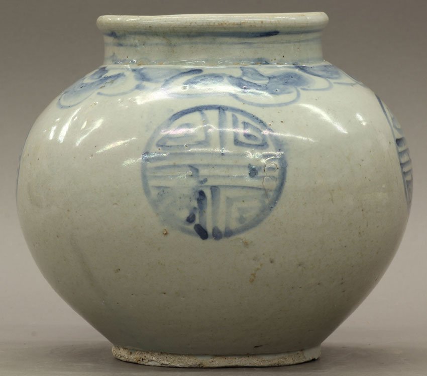 KOREAN BLUE AND WHITE VESSEL Choson Dynasty heig: KOREAN BLUE AND WHITE VESSEL Choson Dynasty height- 7 3/4"