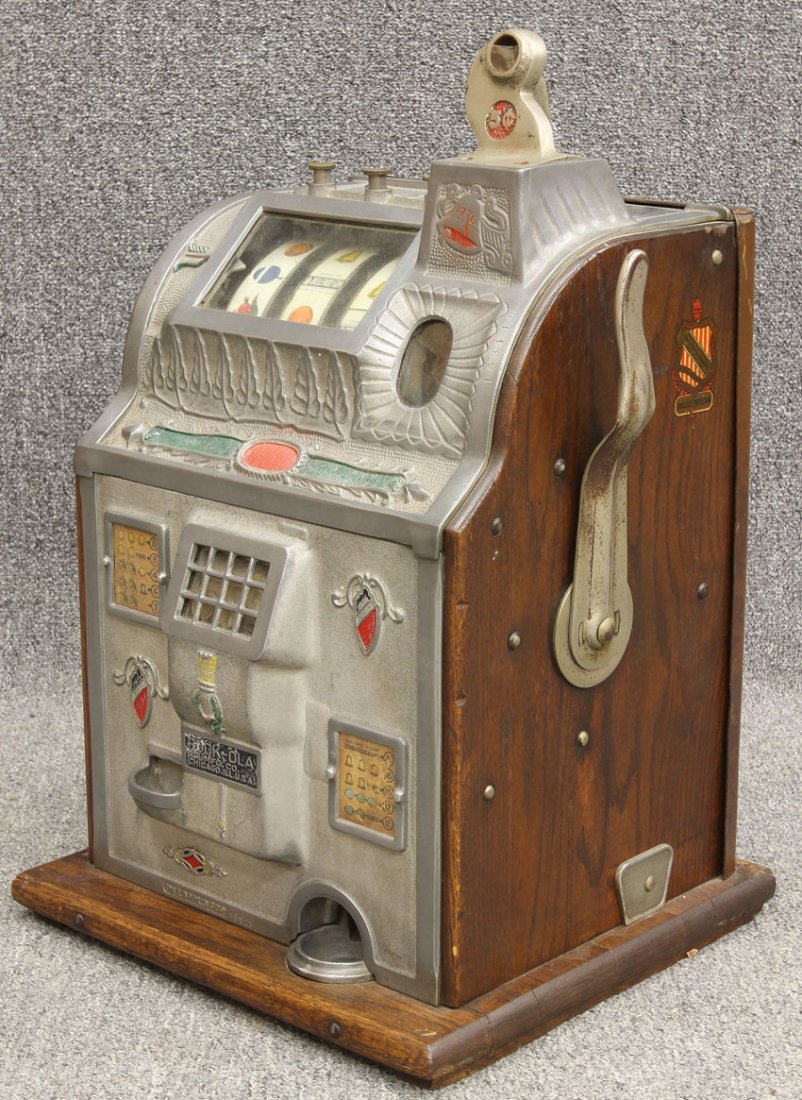 ROCK-OLA VINTAGE 5 CENT SLOT MACHINE : ROCK-OLA VINTAGE 5 CENT SLOT MACHINE
