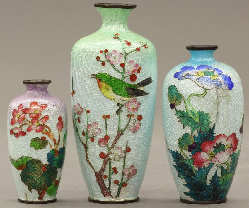 LOT OF (3) JAPANESE CLOISONNE VASES circa late 19: LOT OF (3) JAPANESE CLOISONNE VASES circa late 19th/early 20th century height- 3 1/2", 5 3/4"
