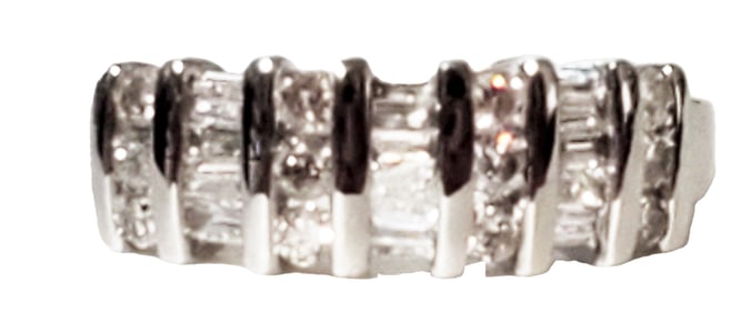 LADYS DIAMOND CHANNEL SET 14KT RING