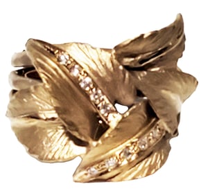 LADYS 18KT DIAMOND LEAF FORM RING