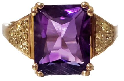 LADYS AMETHYST 10KT & DIAMOND RING