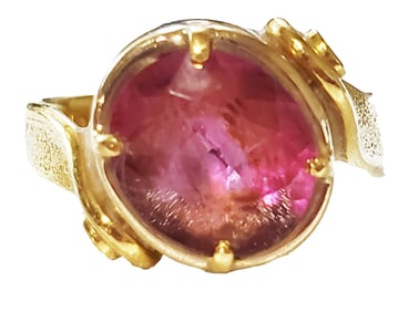 LADYS 18KT YG GARNET & DIAMOND RING