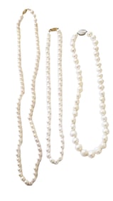 LOT OF (3) LADYS PEARL STRAND NECKLACES
