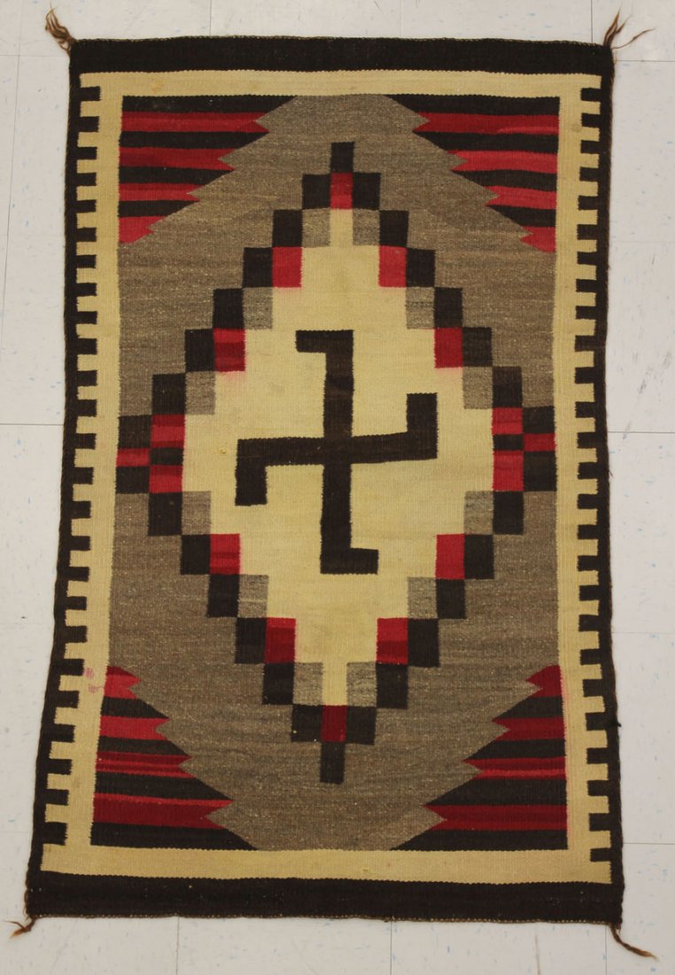 NAVAHO INDIAN BLANKET circa 1930-1940 overall- 32 : NAVAHO INDIAN BLANKET circa 1930-1940 overall- 32 1/2" x 54"