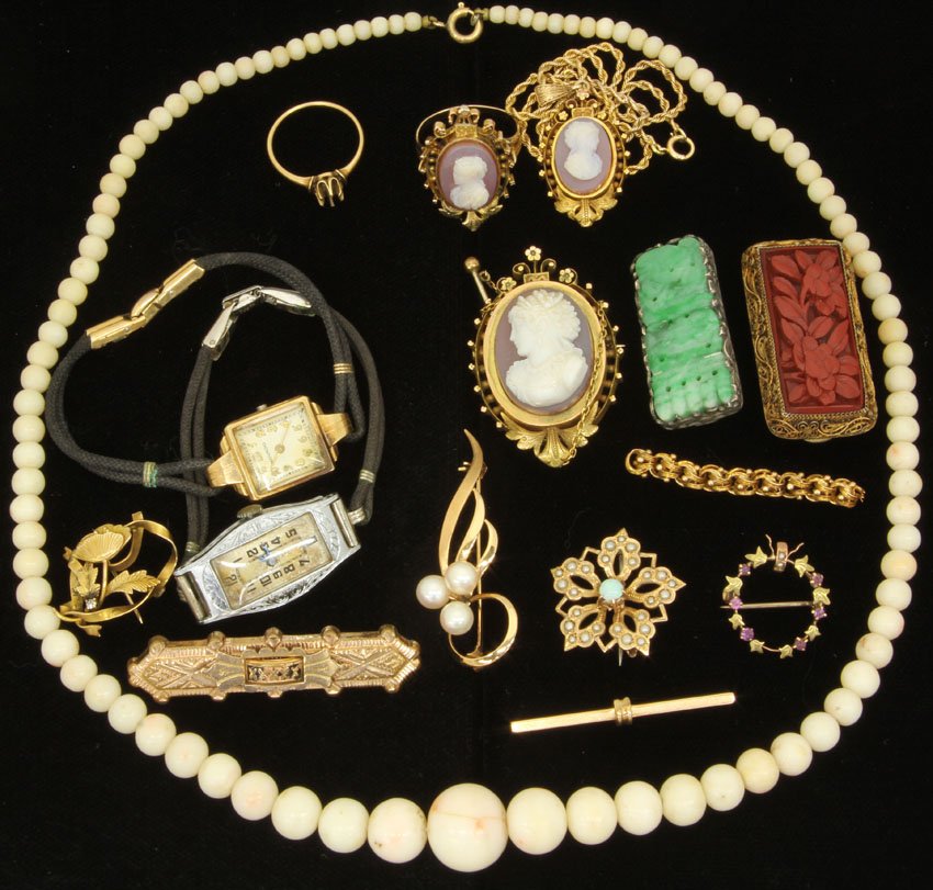 LARGE ASSORTMENT OF VINTAGE JEWELRY wristwatches, : LARGE ASSORTMENT OF VINTAGE JEWELRY wristwatches, cameos, necklaces, pins, pendants