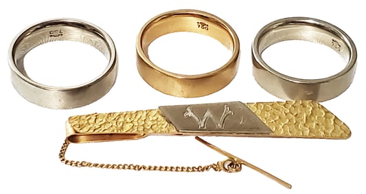 LOT OF 18KT RINGS, TIE CLIP