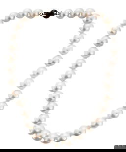 LADYS WHITE CULTURED FRESHWATER PEARL NECKLACE: with sterling silver clasp Pearl size- 12-13 mm Length- 18" Weight- 97.3 grams Shipping U.S. $25 plus insurance
