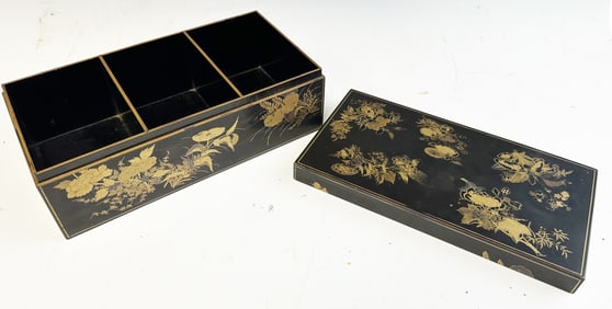JAPANESE BLACK LACQUERED BOX, EARLY 18TH C.