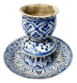 PERSIAN 16TH-17TH C. BLUE & WHITE CANDLESTAND