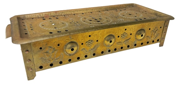 ENGRAVED BRASS HEATING TRAY CA. 1800'S