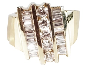 LADYS 14KT DIAMOND RING