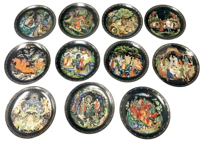 COLLECTION OF (11) 20TH C. RUSSIAN PLATES