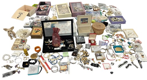 LOT OF COSTUME JEWELRY