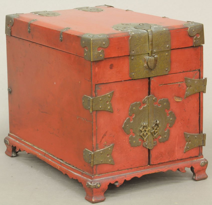 VINTAGE CHINESE RED LACQUERED DRESSING BOX height- 10 1: VINTAGE CHINESE RED LACQUERED DRESSING BOX height- 10 1/2", width- 12"
