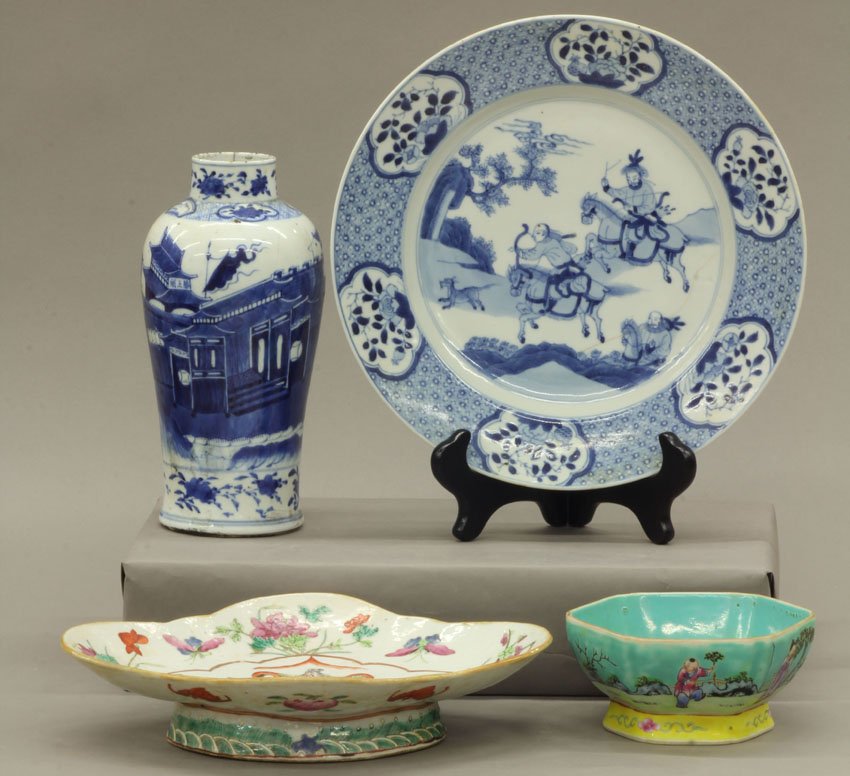 LOT OF (4) PCS. OF CHINESE PORCELAIN Blue and white vas: LOT OF (4) PCS. OF CHINESE PORCELAIN Blue and white vase, plate, Famille Verte bowls note- some hairline cracks