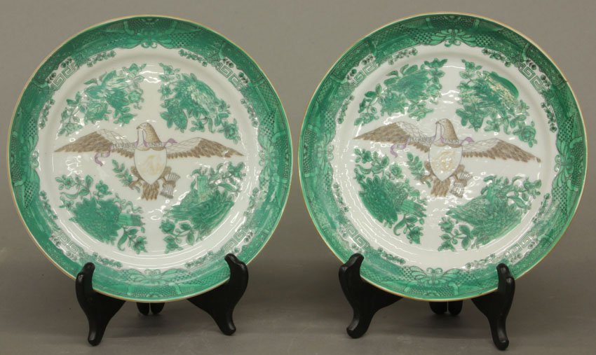 PAIR OF CHINESE EXPORT PORCELAIN PLATES diameter- 9 1/2: PAIR OF CHINESE EXPORT PORCELAIN PLATES diameter- 9 1/2"