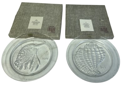 LALIQUE CRYSTAL PLATES W/ BOXES- LOT OF (2)