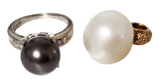 LOT OF (2) 14KT- 18KT PENDANT/RING: Weight- 14.5 grams Ring size- 6.75Shipping U.S. $20 plus insurance