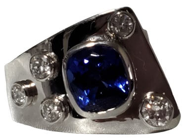 LADYS PLATINUM, TANZANITE & DIAMOND RING