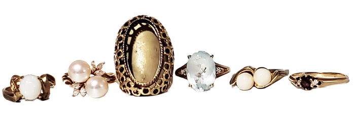 LOT OF 14KT-18KT Y.G. RINGS- TOTAL (5)