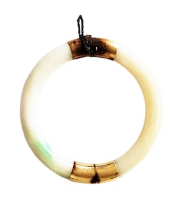 LADYS JADE 14KT BANGLE BRACELET