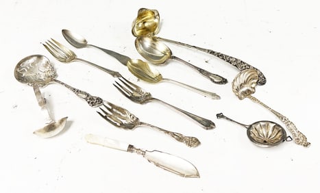 STERLING SILVER LOT OF (12) SERVING PCS.