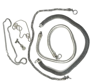 LOT OF (8) SILVER NECKLACES/ PENDANT