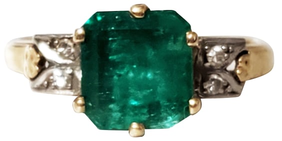 LADYS NATURAL EMERALD 2 CTS. W/ DIAMOND 14KT RING