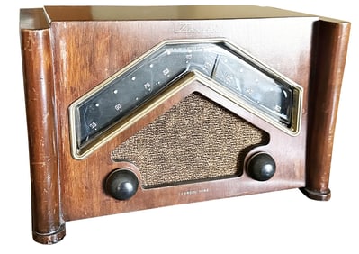 ZENITH CONSOL-TUNE VINTAGE RADIO