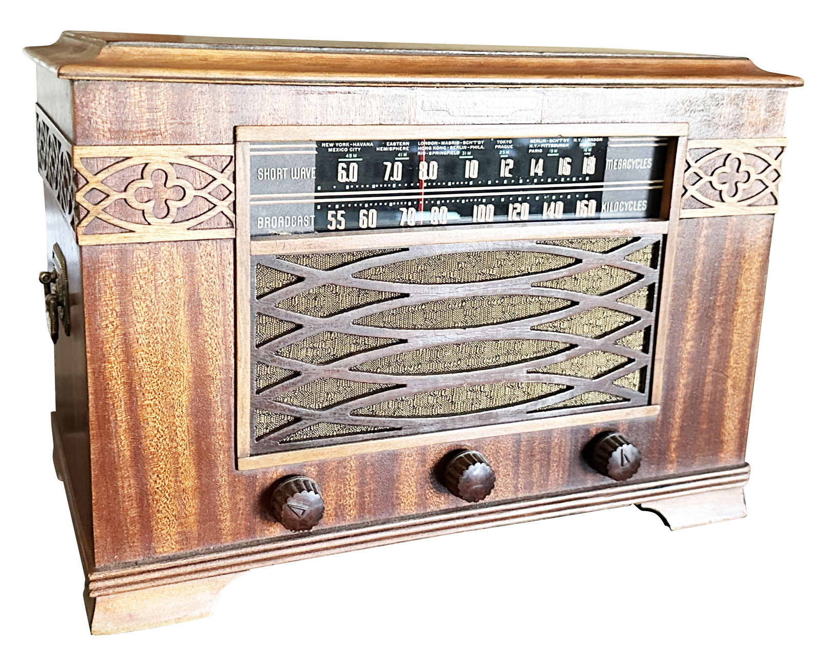 GENERAL ELECTRIC VINTAGE RADIO: ?.