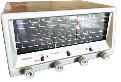 THE HALLICRAFTERS S-38E VINTAGE RADIO