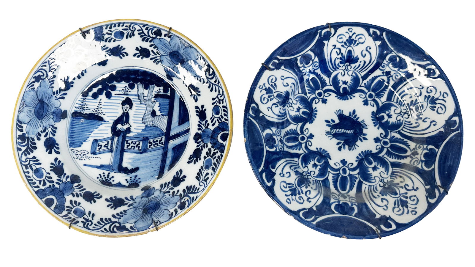 DELFT 18TH C. PAIR BLUE & WHITE PLATES: Diameter- 9" Third party shipping only for this lot