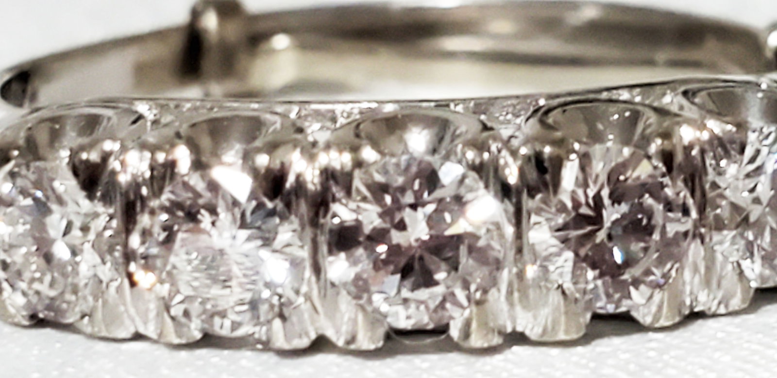 LADYS FIVE DIAMOND SET 14KT RING - 3