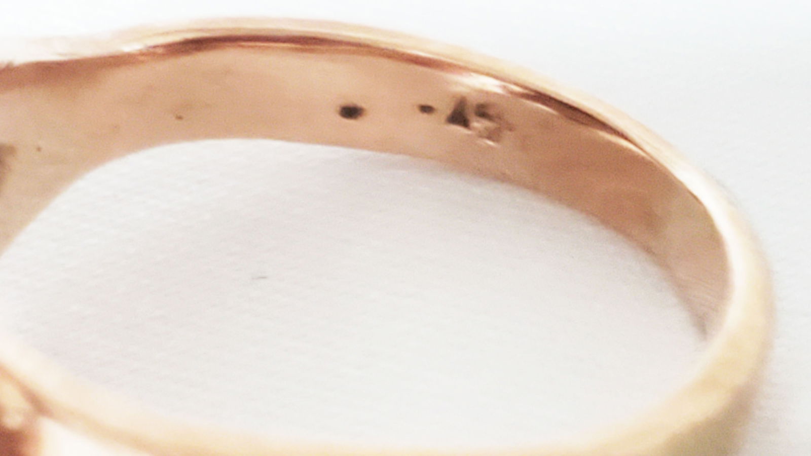 LADYS 14KT ROUND TOPAZ CENTER STONE RING - 5