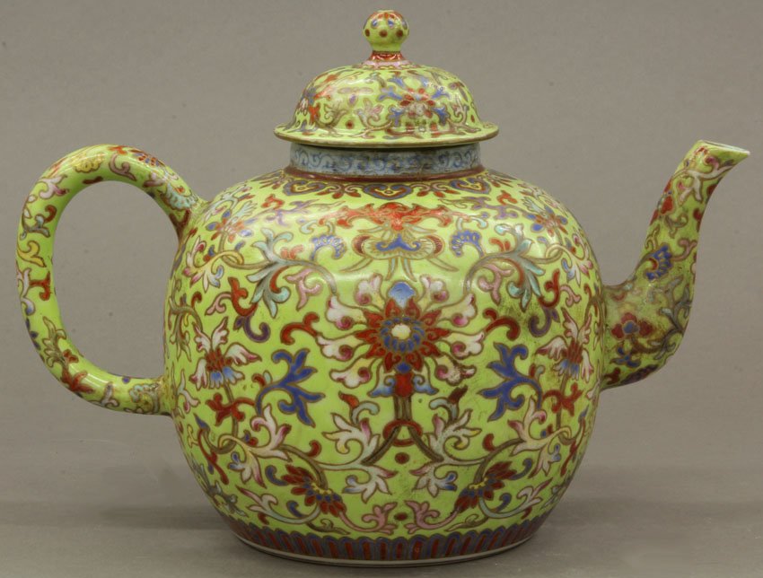 CHINESE PORCELAIN PAINTED TEAPOT length- 10": CHINESE PORCELAIN PAINTED TEAPOT length- 10"