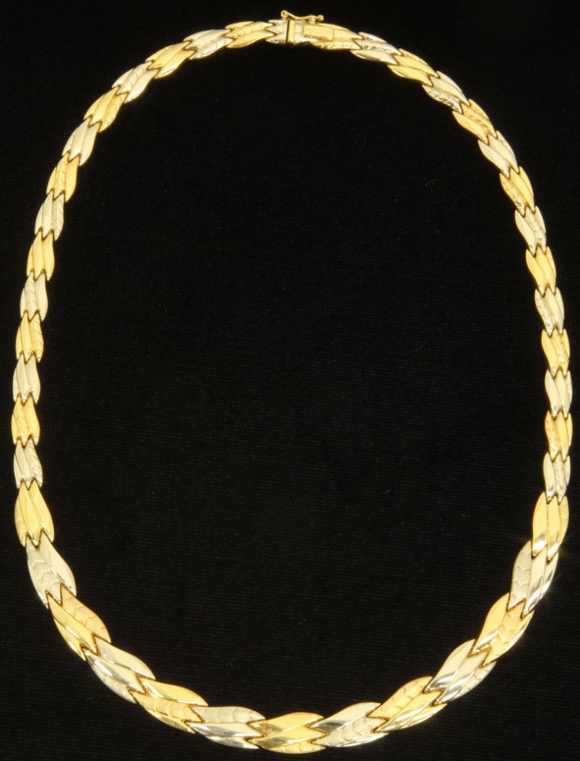 Ladies 18kt Necklace Weight- 31 Grams: LADIES 18KT NECKLACE weight- 31 grams