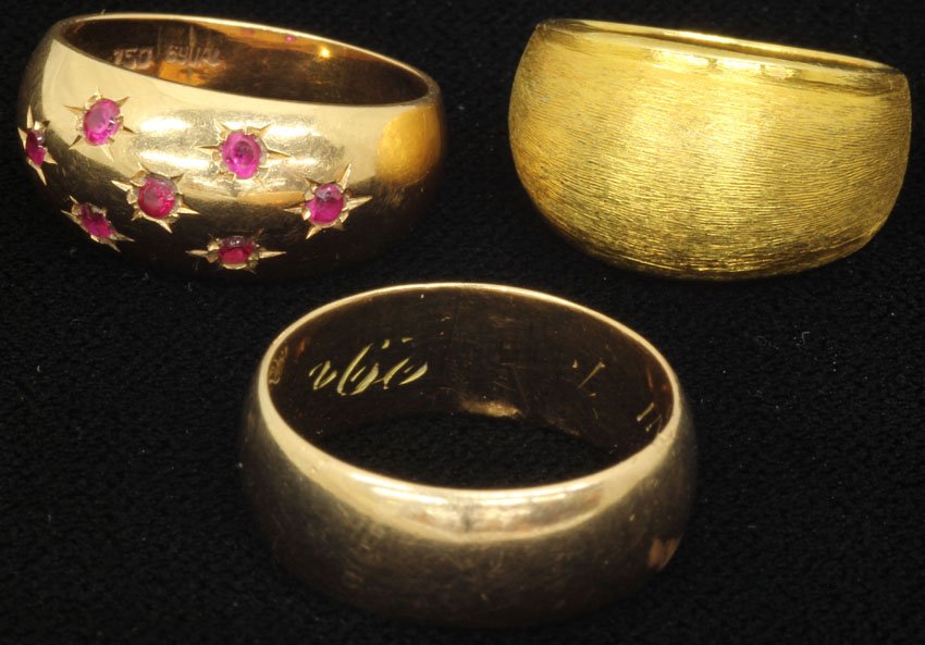 LOT OF (3) VINTAGE GOLD RINGS 14KT weight- 16 grams: LOT OF (3) VINTAGE GOLD RINGSrn14KTrnweight- 16 grams