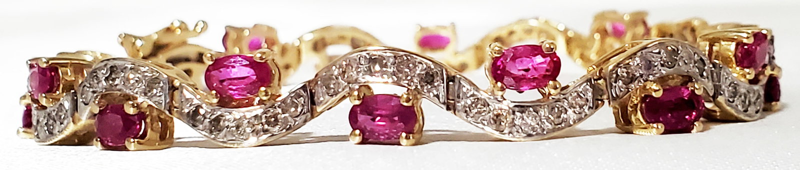 LADYS RUBY & DIAMOND Y.G BRACELET - 9