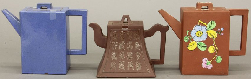 LOT OF (3) CHINESE TEAPOTS height- 5"- 6": LOT OF (3) CHINESE TEAPOTS height- 5"- 6" note- tiny chip on one of the teapots