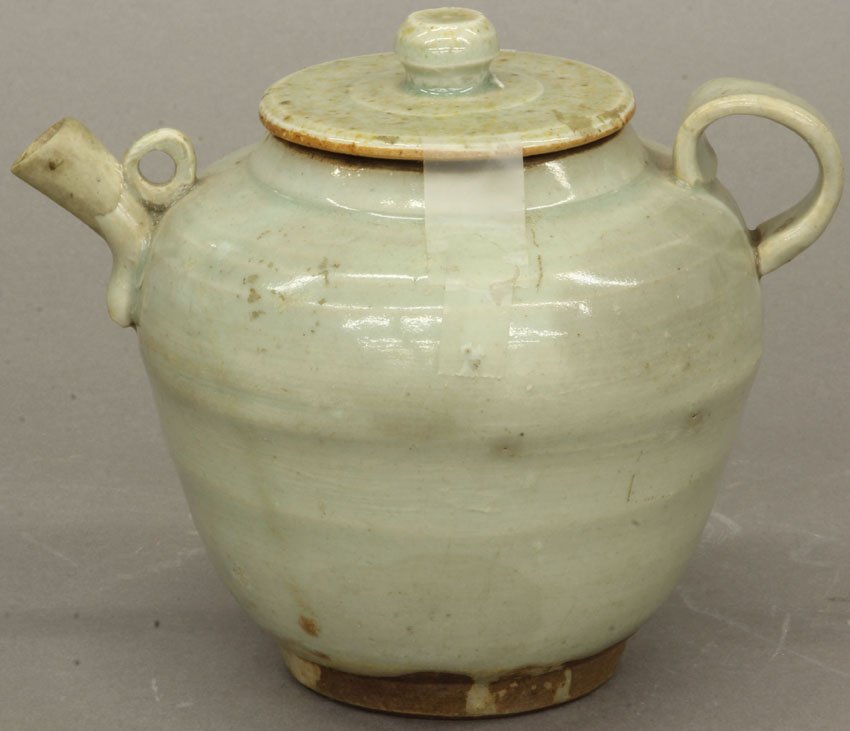 CHINESE CELADON VINTAGE TEAPOT notation of Barrymore: CHINESE CELADON VINTAGE TEAPOT notation of Barrymore estate height- 5" note- repaired spout