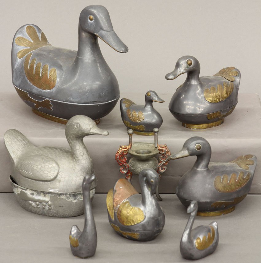 LOT OF (9) CHINESE PEWTER ITEMS Duck formed bowls, vase: LOT OF (9) CHINESE PEWTER ITEMS Duck formed bowls, vase height- 1 1/4"- 5"