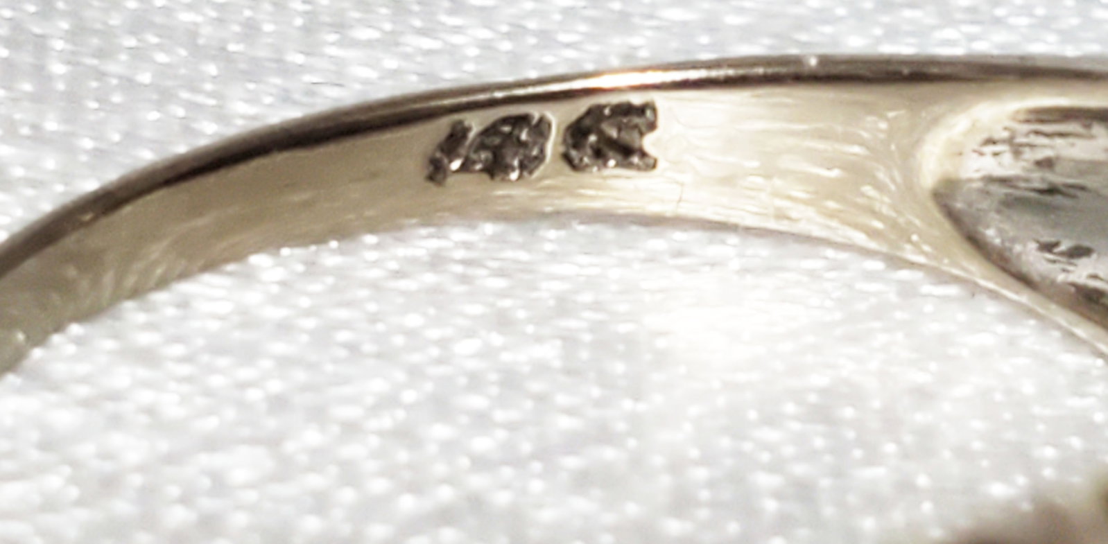 LADYS 14KT DIAMOND SADDLE STYLE RING - 5