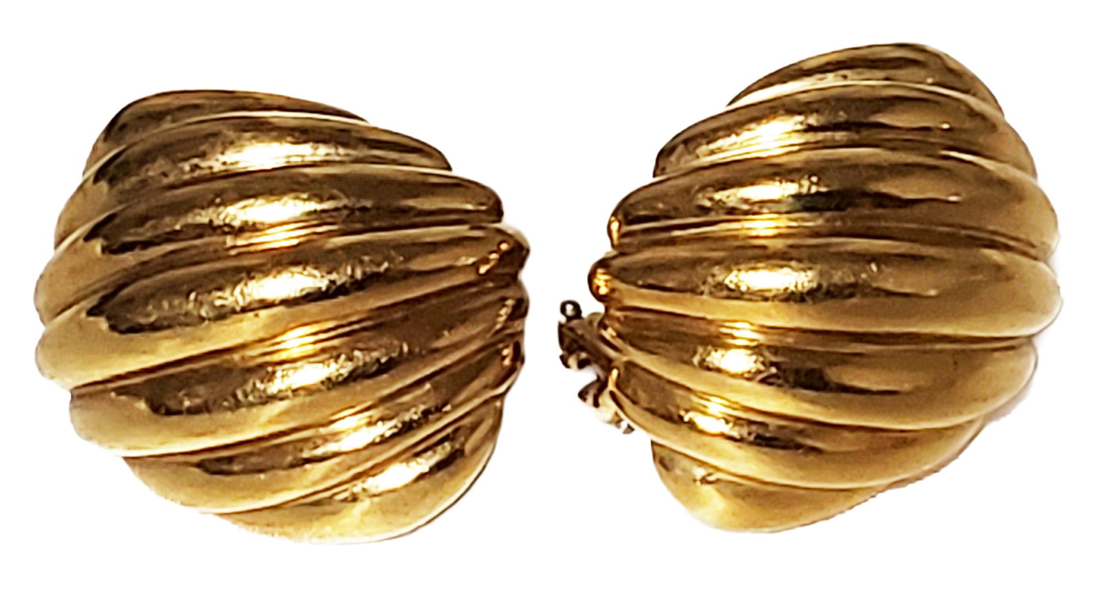 LADYS 18KT Y.G. EARRINGS: Weight- 17.2 grams Shipping U.S. $20 plus insurance