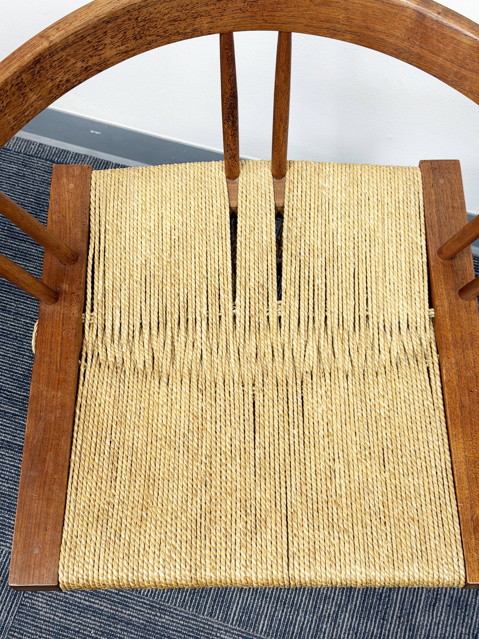 MID-CENTURY WALNUT STRAW CHAIR - 8
