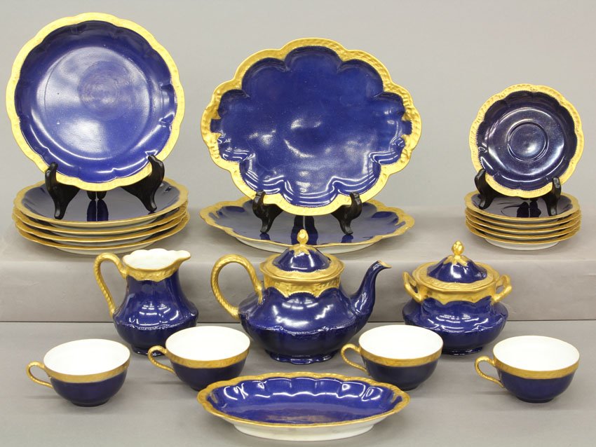 HAVILAND LIMOGES CHINA DESSERT SET, 21 PCS.: HAVILAND FRANCE CHINA DESSERT SET, 21 PCS.
