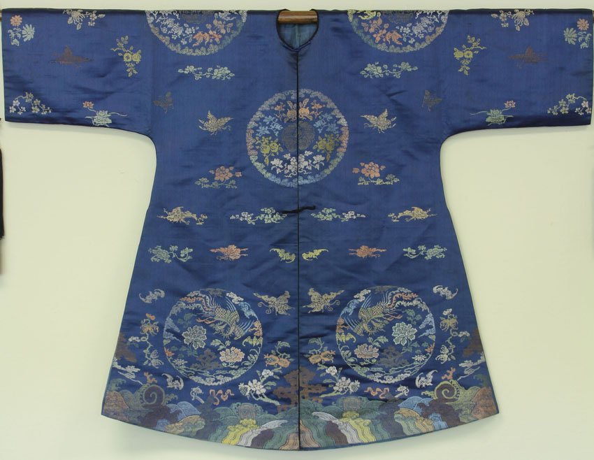 CHINESE SILK EMBROIDERED ROBE: circa early 20th century
