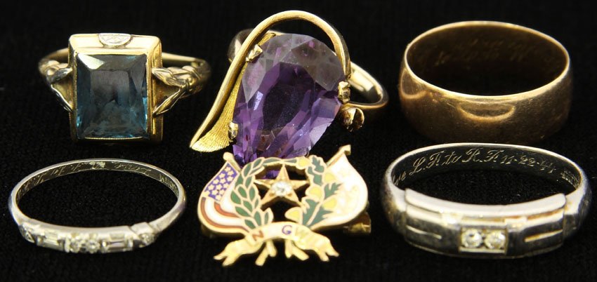LOT OF (6) VINTAGE JEWELRY ITEMS, 14KT: (2) palladium rings- 4.7 grams (1) 10kt pin- 2 grams (3) 14kt rings- 12.5 grams