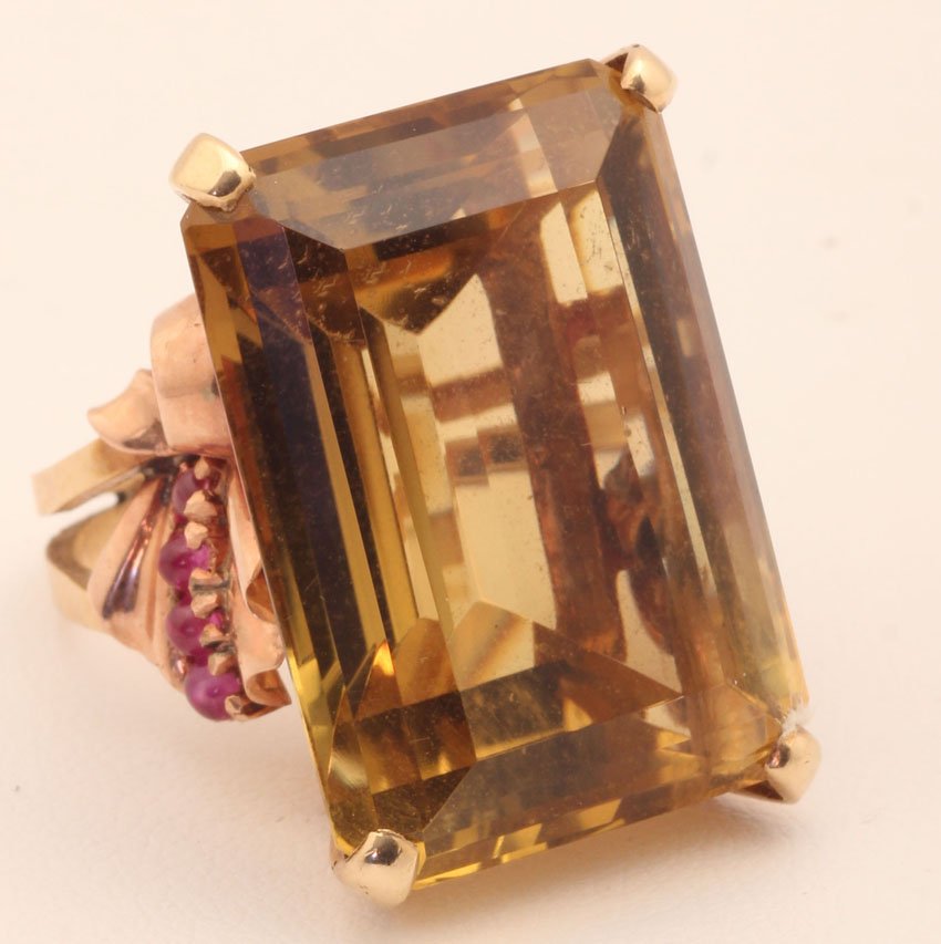LADIES TOPAZ RING, 14KT: Weight- 20 grams